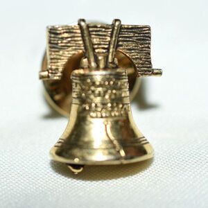 Vintage Etched/Engraved Liberty Bell Gold Tone Unisex Casual Tie Tac/Lapel Pin